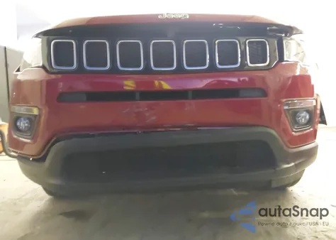 2019 Jeep Compass Latitude 4X4 из США, поврежденный, VIN 3C4NJDBBXKT846800